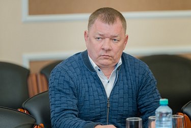 Депутаты готовятся к заседанию Законодательного Собрания